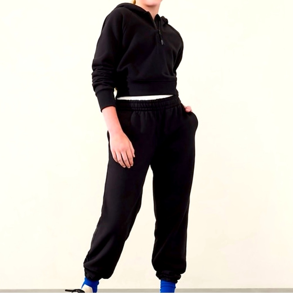 Like new Athleta all day Jogger and half zip hoodie set size girls large 12
